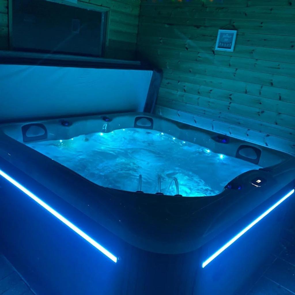 Geniet thuis van je vakantie in je jacuzzi! Nu kortingprijs, Tuin en Terras, Ophalen of Verzenden, Nieuw