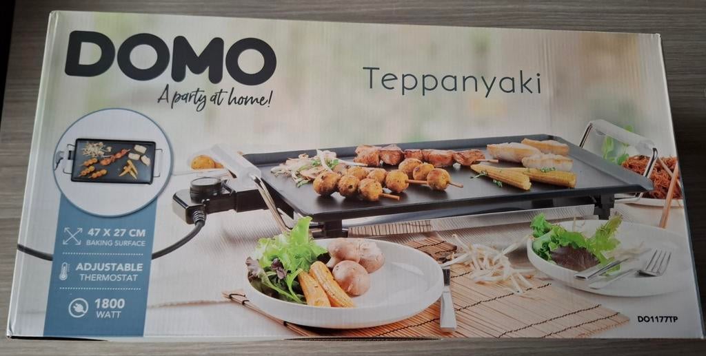 Teppanyaki DOMO 47 cm x 27 cm - 1800 watts encore neuf, Electroménager, Enlèvement, Neuf