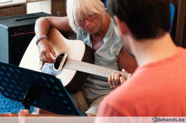 Gitaarcursus voor beginners, starters,  in 22 lessen! +Piano