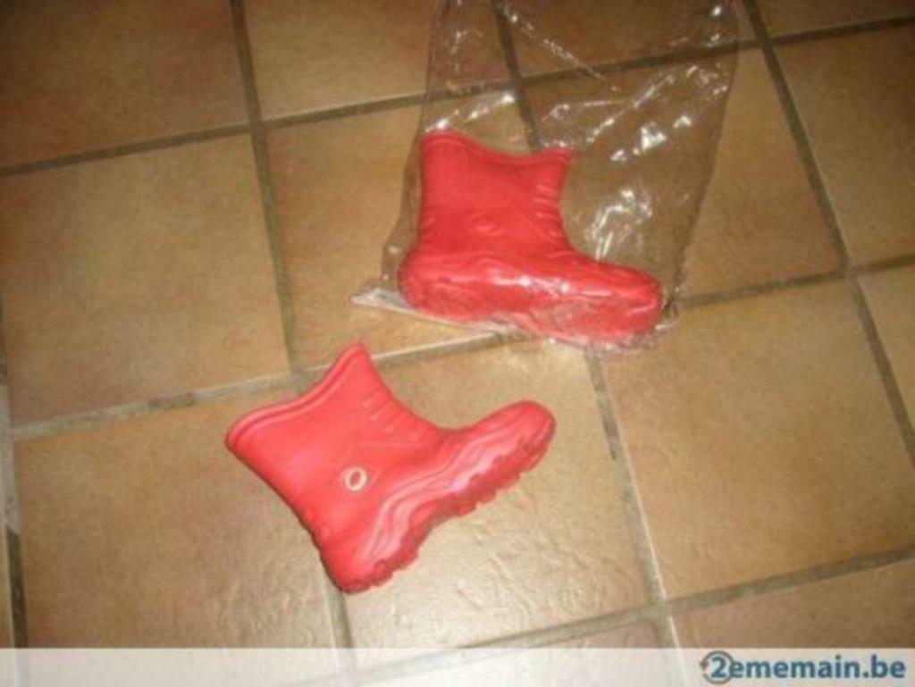 bottes plastiques P33 rouge neuves, Ophalen