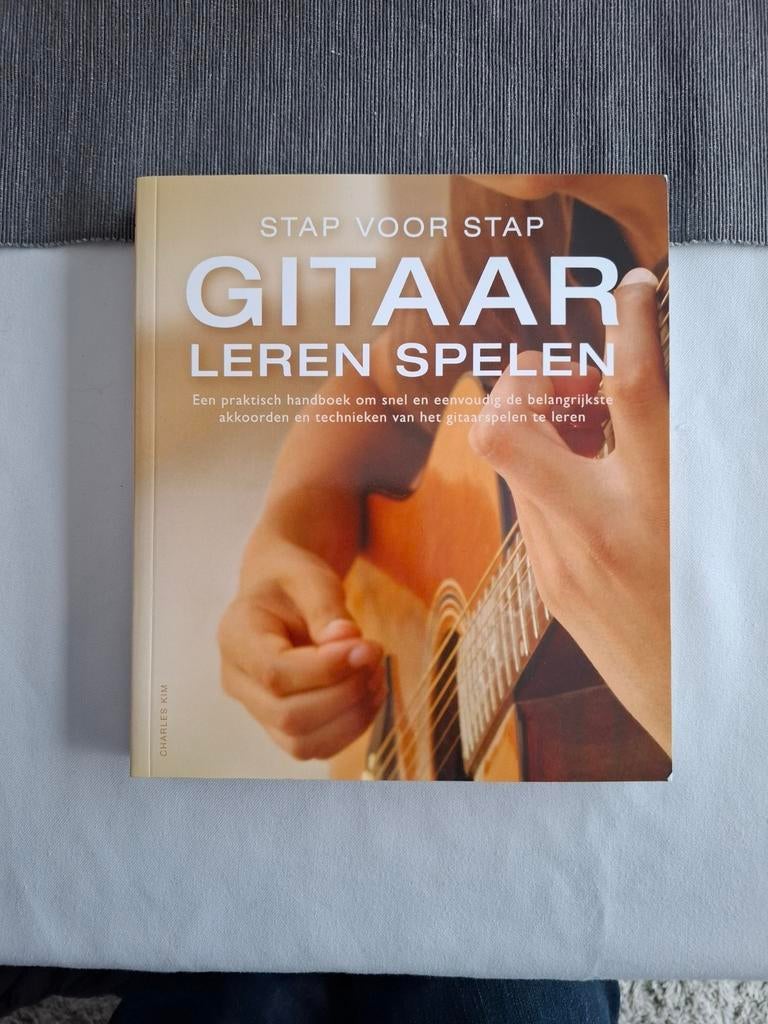 Guitar leren spelen van Van Charles Kim, Boeken, Ophalen of Verzenden, Zo goed als nieuw