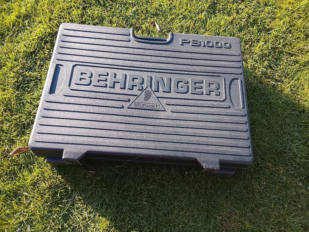 Behringer PB1000 Pedalboard, Ophalen