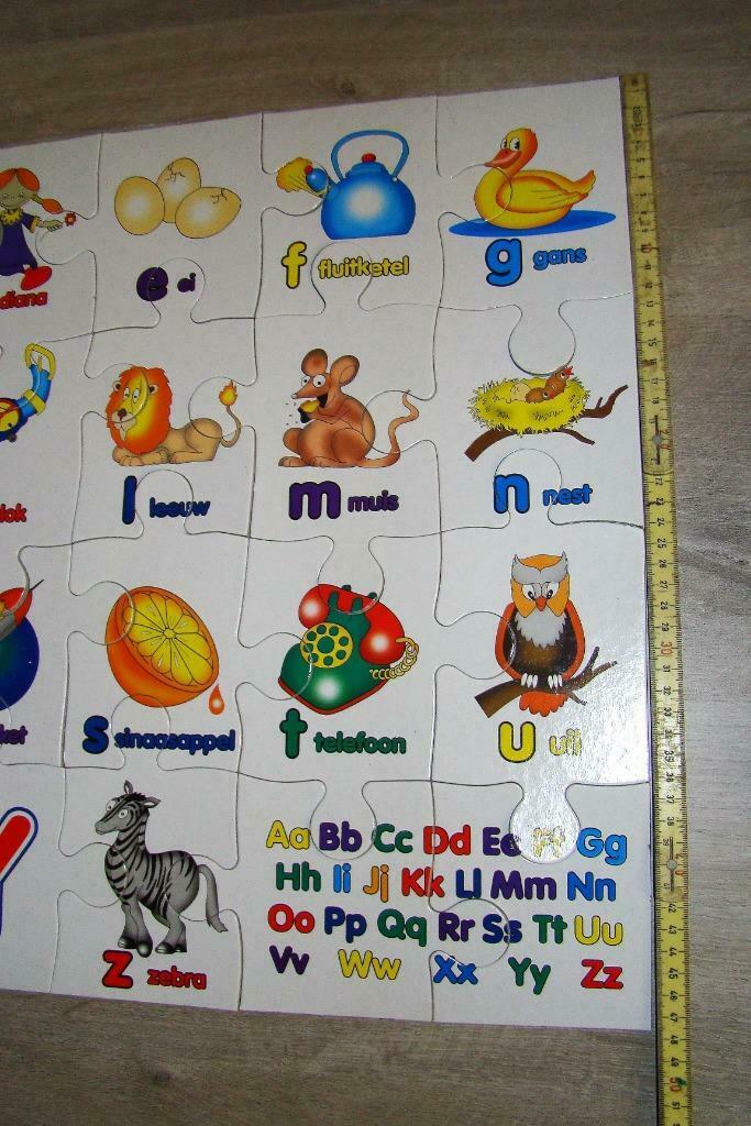 vloerpuzzel alfabet = 28 grote stukken  =puzzle als nieuw, Ophalen of Verzenden, 10 tot 50 stukjes, Zo goed als nieuw