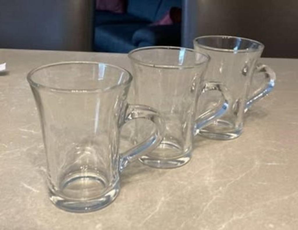 twee theetassen Pickwick (vintage), Ophalen, Gebruikt