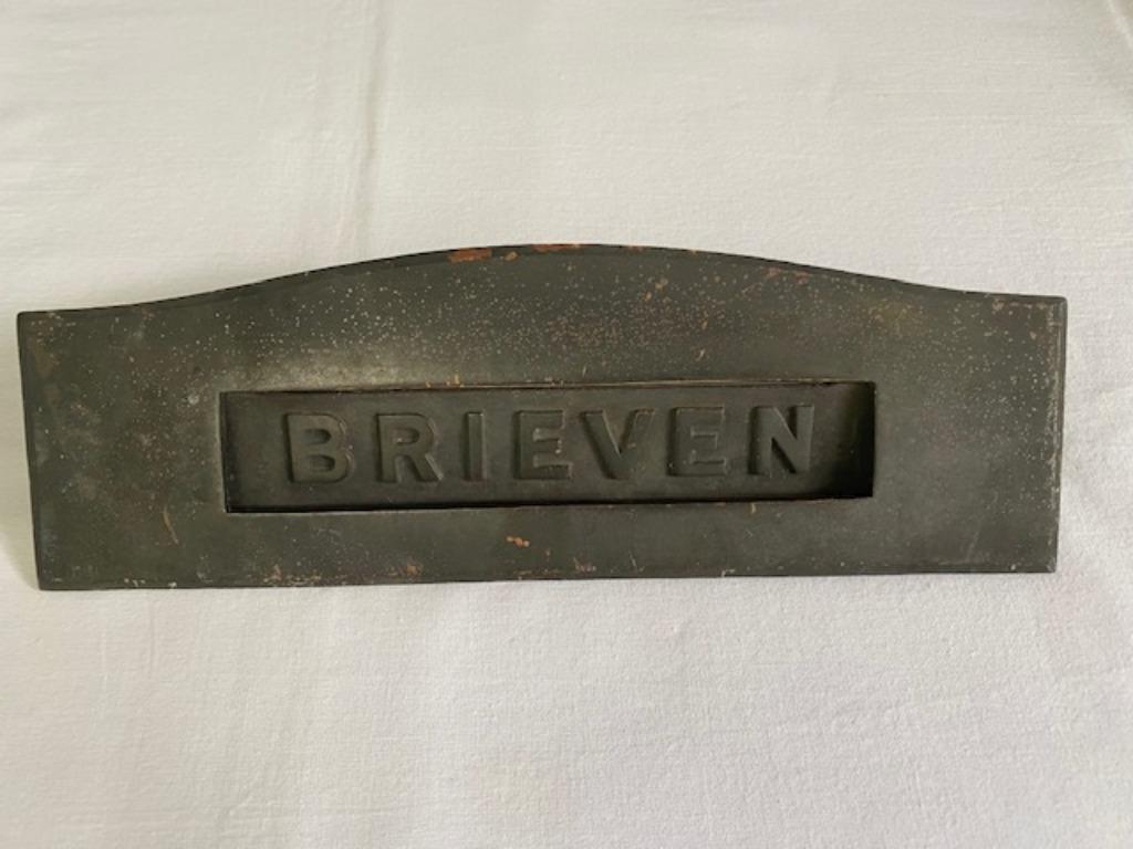 Antiek/vintage koperen brievenbus klep - muurplaat, Enlèvement ou Envoi, Utilisé, Autres matériaux, Encastrée