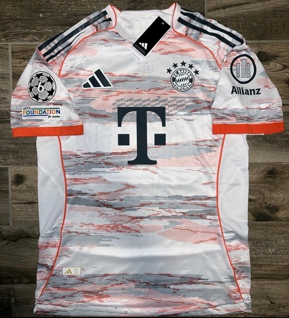 Bayern München Muller Origineel NieuwSeizoen 2026, Sport en Fitness, Voetbal, Verzenden, Zo goed als nieuw