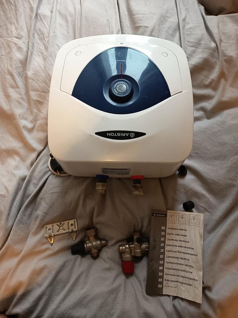 Chauffe-eau Ariston blue Evo RS 10 l, Enlèvement