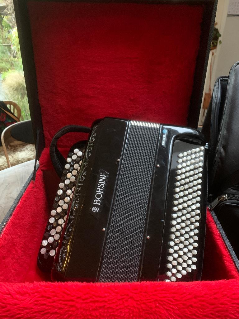 Muziek accordeon, Muziek en Instrumenten, Gebruikt, 72-bas, Met koffer, Knopaccordeon