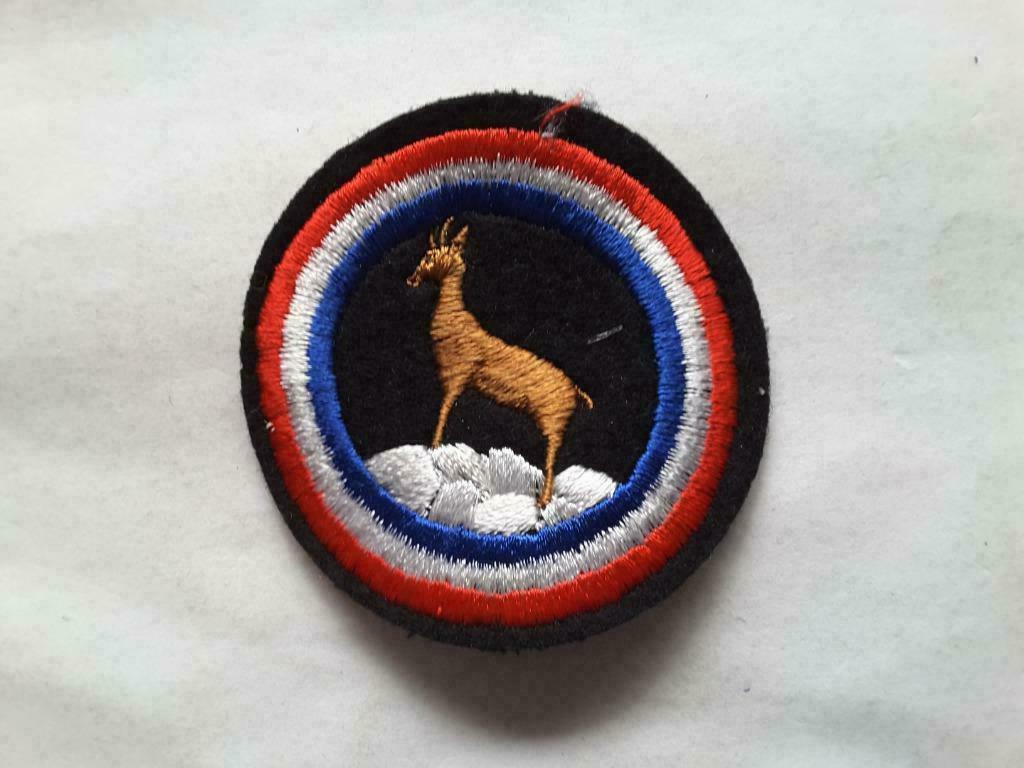 Applique - patch om op rond zwart gemzenvilt te naaien, Ophalen of Verzenden, Nieuw