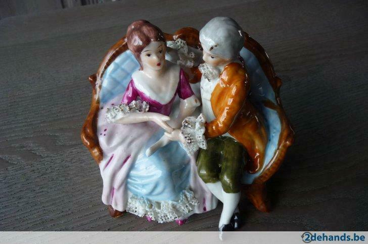Beeldje romantisch duo