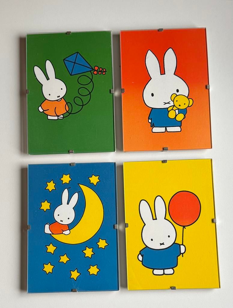 4 verschillende ingekaderde vintage Nijntje posters, Verzamelen, Posters, Gebruikt, Film en Tv, A4 of kleiner, Rechthoekig Staand