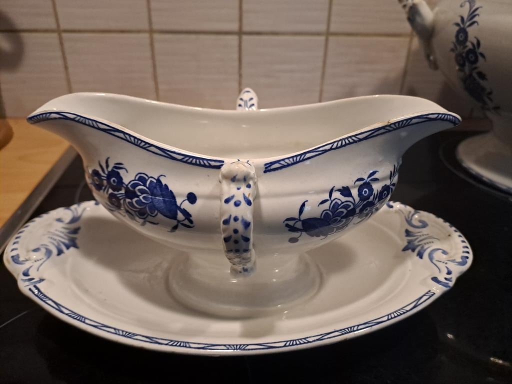 Oude sausboot van Boch Frères, Antiek en Kunst, Antiek | Servies los, Ophalen