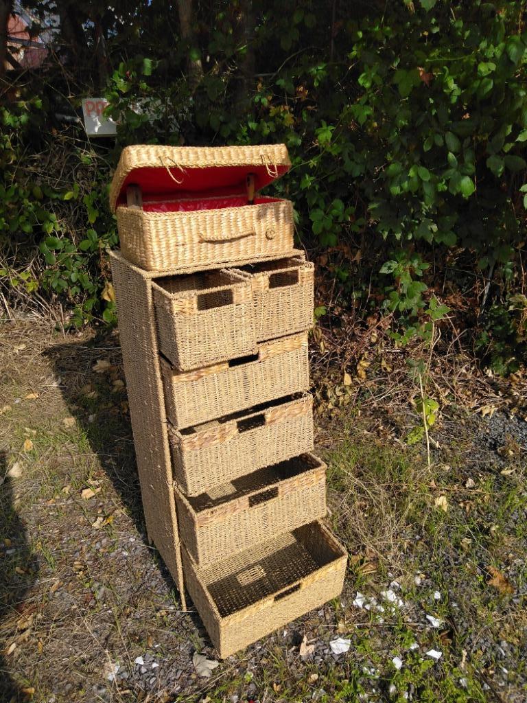 armoire en osier avec panier gratuit: Vente jusqu'a 30 juin., Maison & Meubles, 25 à 50 cm, 5 tiroirs ou plus, Romantisch, Comme neuf