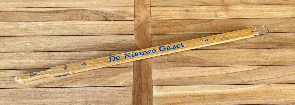 Antieke krantenhouder, Envoi, Comme neuf