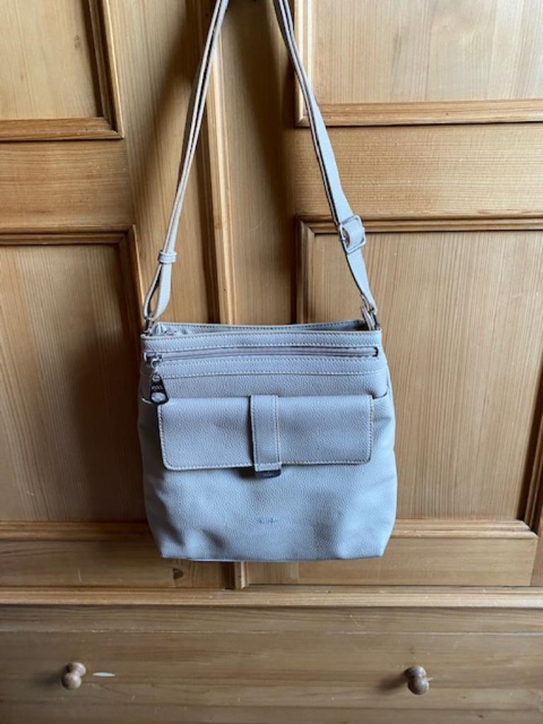 Sac à bandoulière "BOO!" beige, Bijoux, Sacs & Beauté, Sacs | Sacs Femme, Enlèvement ou Envoi, Comme neuf, Beige, Sac à bandoulière