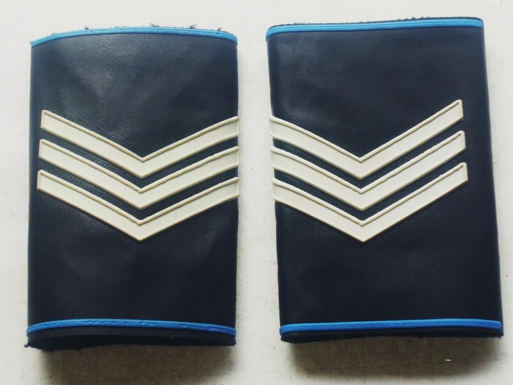 Passants vinyle pour épaulettes brigadier police communale, Collections, Objets militaires | Général, Envoi, Gendarmerie, Emblème ou Badge