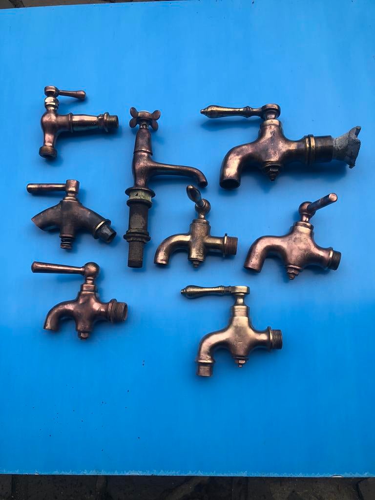Lot of per stuk antieke vintage koperen kranen, Antiek en Kunst, Ophalen, Koper
