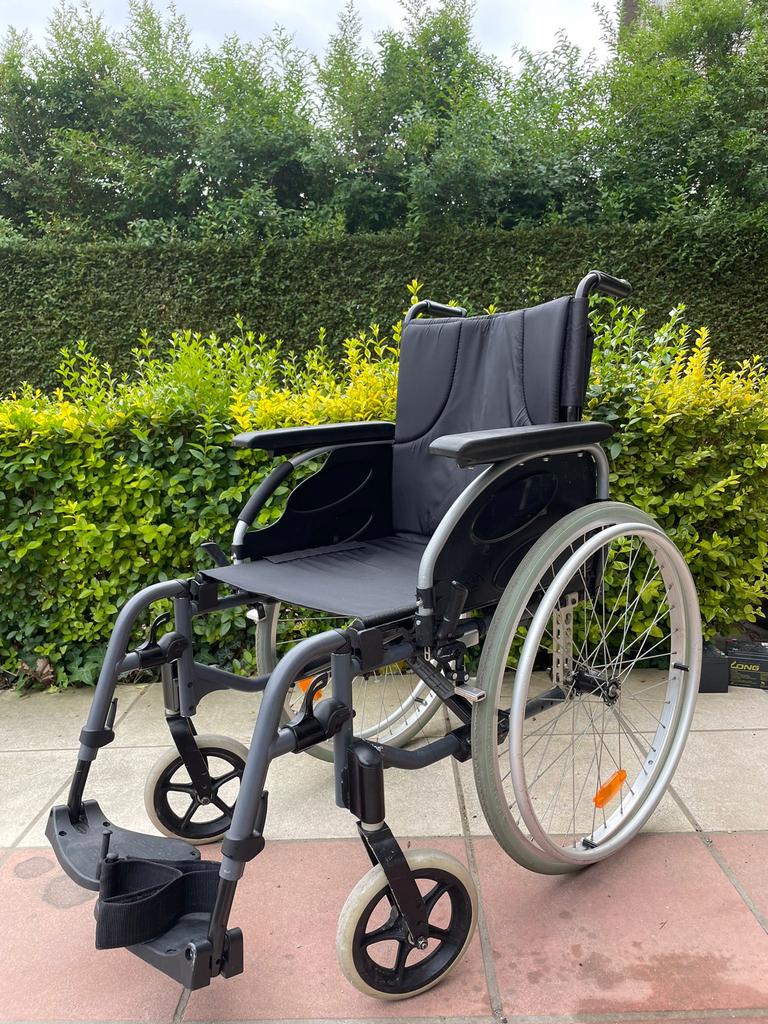 Chaise roulante pliable Invacare Esprit 3 Action état neuf, Pliant, Comme neuf, Fauteuil roulant manuel