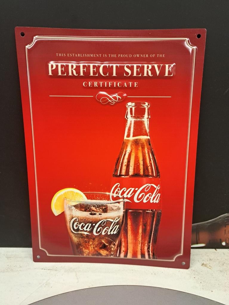 Ijzeren reklamebord  in relief coca cola nieuwstaat, Verzamelen, Ophalen of Verzenden, Nieuw, Reclamebord