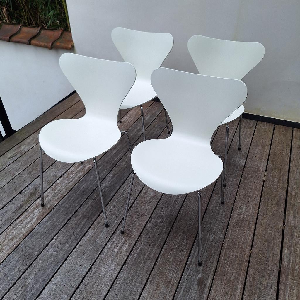 4 Series 7 stoelen Arne Jacobsen voor Fritz Hansen - wit, Ophalen