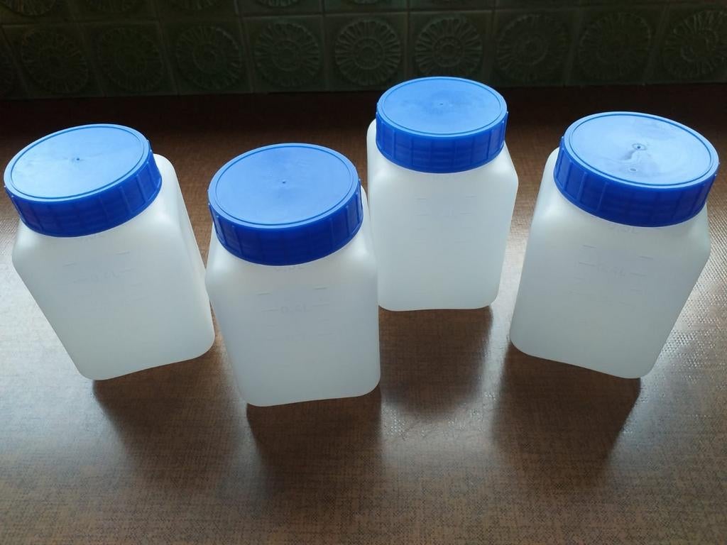 105 plastic potten met blauw draaideksel - NIEUW, Ophalen, Nieuw