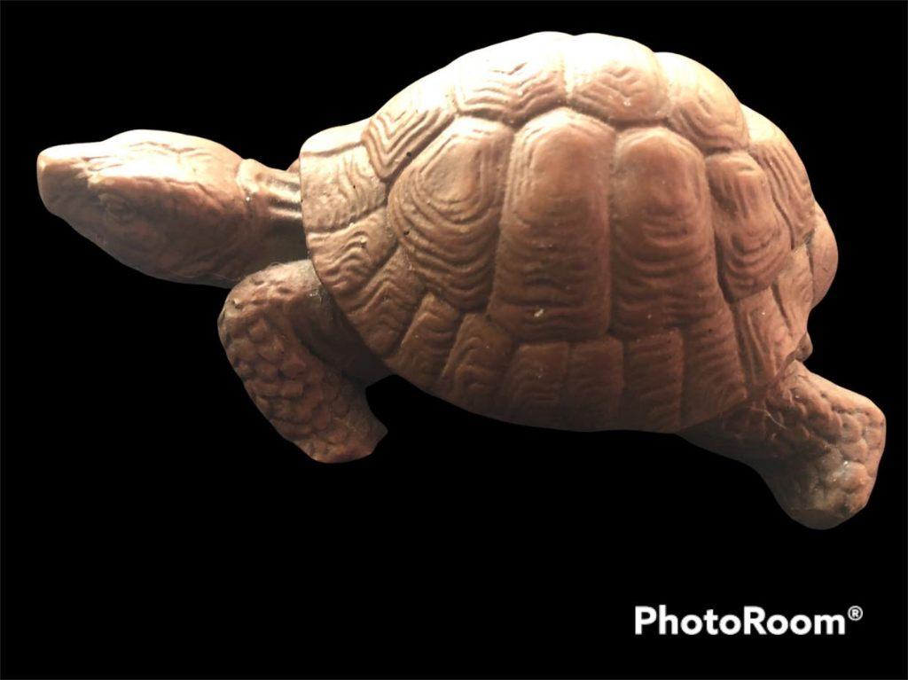Petite posture tortue red mill, Collections, Statues & Figurines, Enlèvement ou Envoi, Utilisé, Animal