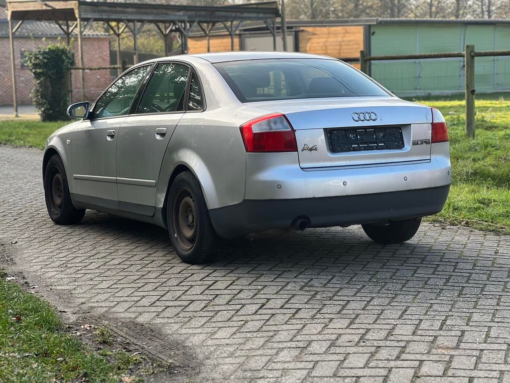 Audi A4 2.0 tfsi benzine 800€ vaste prijs, Auto's, Zwart, A4, Bedrijf, 5 deurs