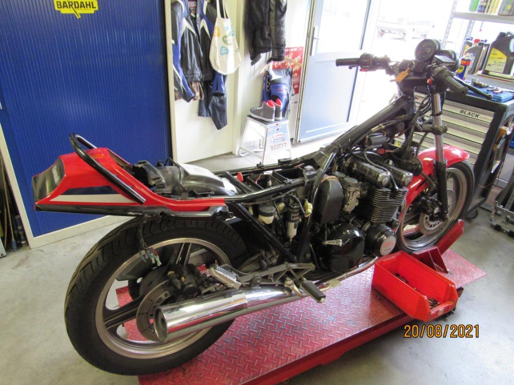 Vous recherchez des pièces GPZ400 ? Kawasaki GPZ 400?, Enlèvement ou Envoi, Utilisé