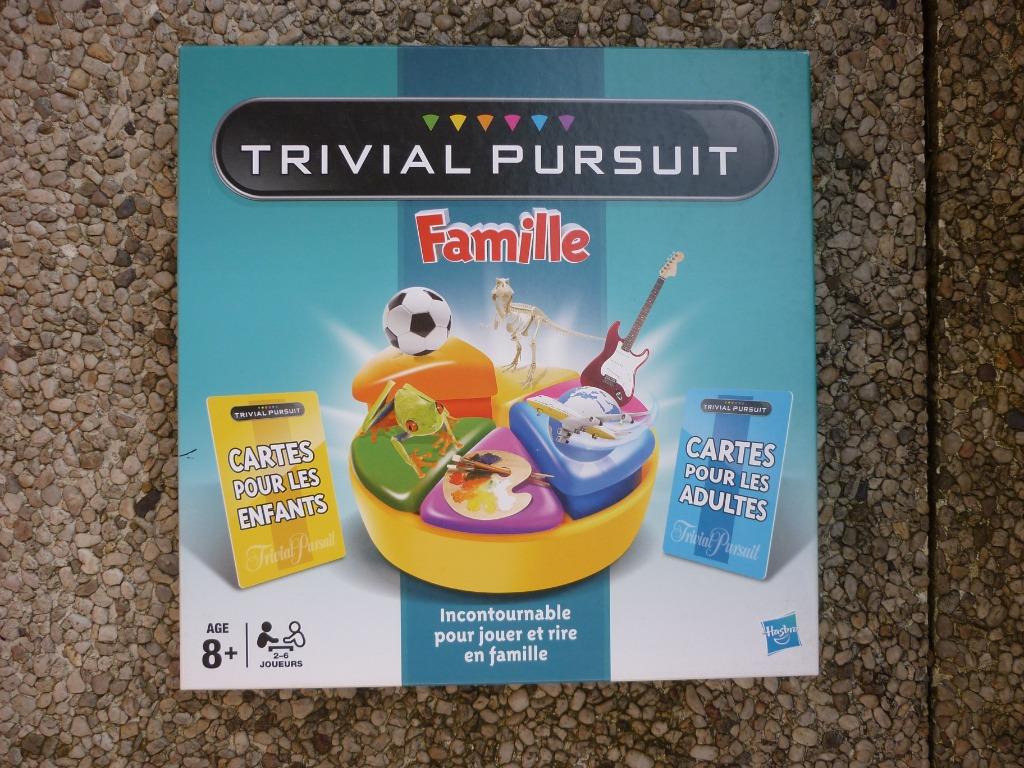 Jeu de société - Trivial Pursuit Famille, Hobby & Loisirs créatifs, Jeux de société | Jeux de plateau, Comme neuf, 1 ou 2 joueurs