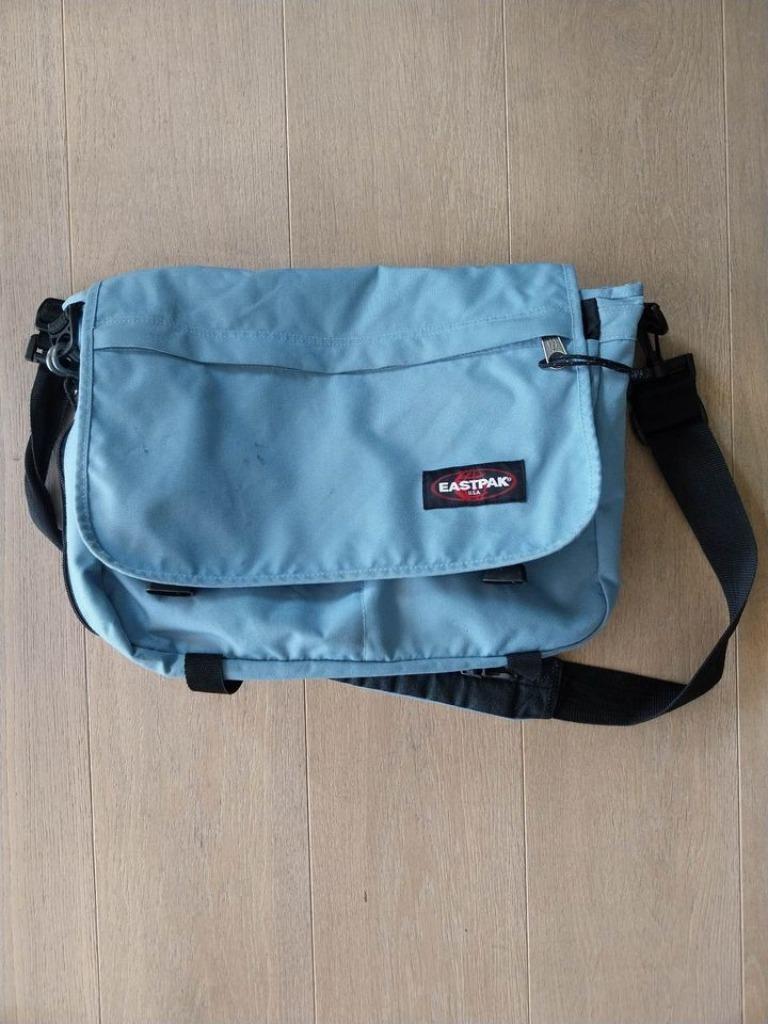 Sac bandoulière Eastpak bleu ciel, Handtassen en Accessoires, Ophalen of Verzenden, Gebruikt, Blauw, Overige merken