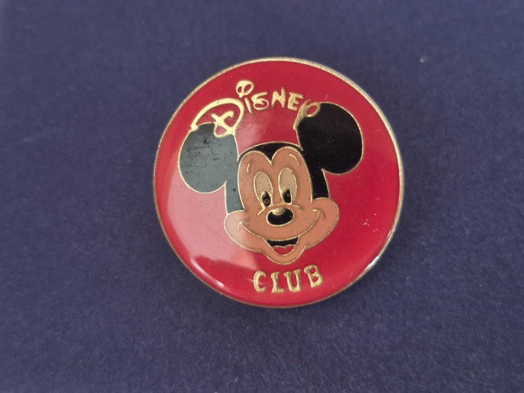 Pin Mickey Club Disneyland, Verzamelen, Ophalen of Verzenden, Zo goed als nieuw, Figuurtje, Speldje of Pin