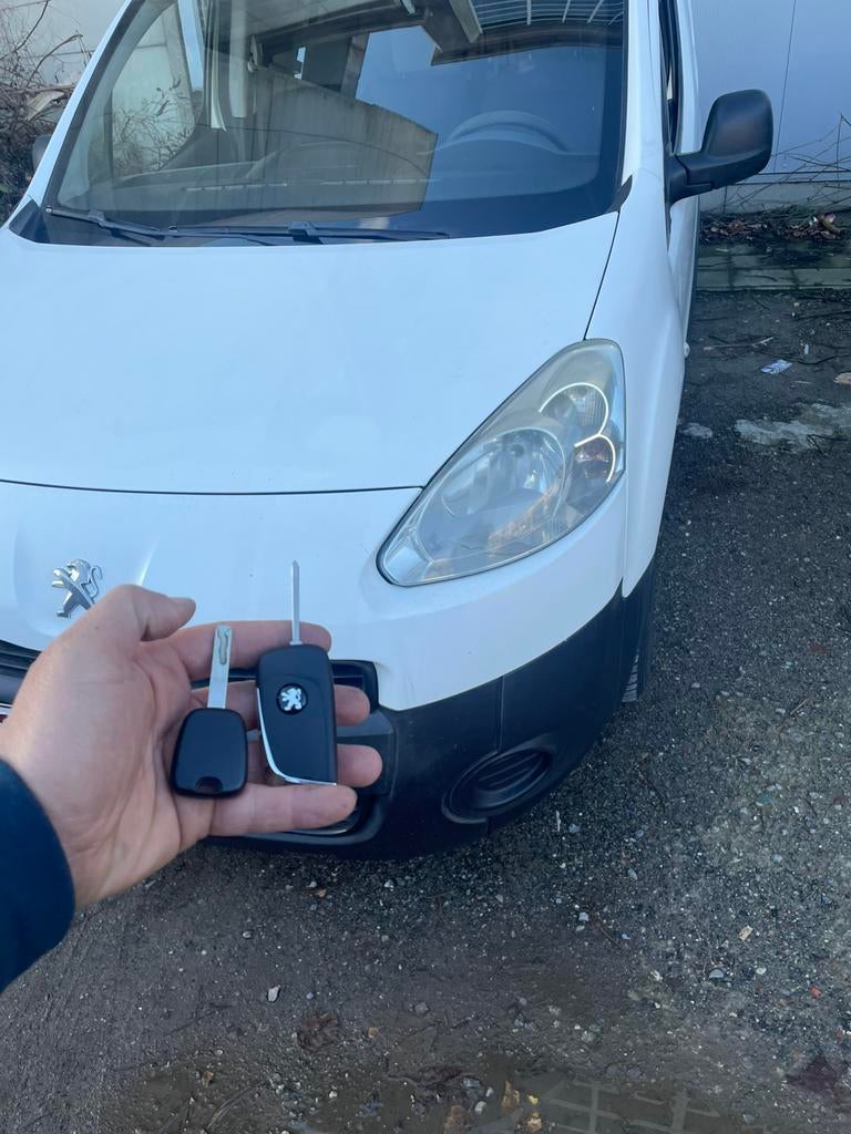 Besoin d’un Double de cle Peugeot Citroen, Mons