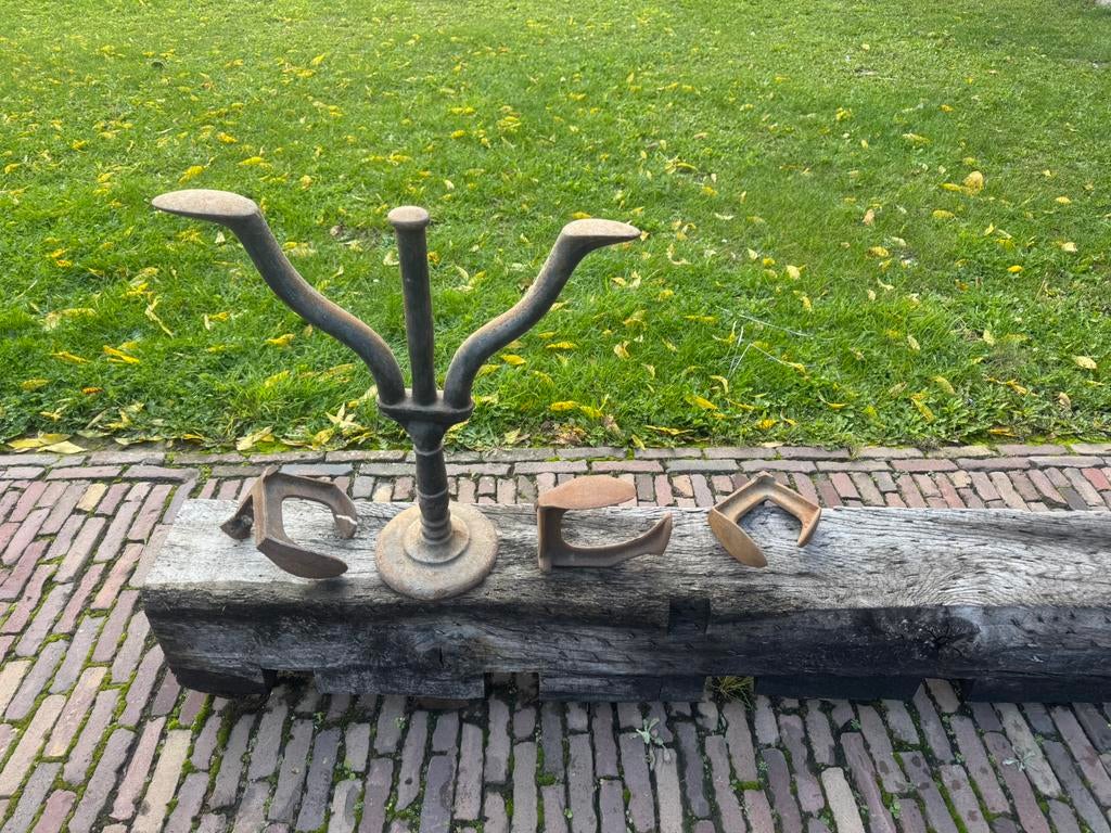 Cordonnier ancien et enclume de cordonnier, Enlèvement
