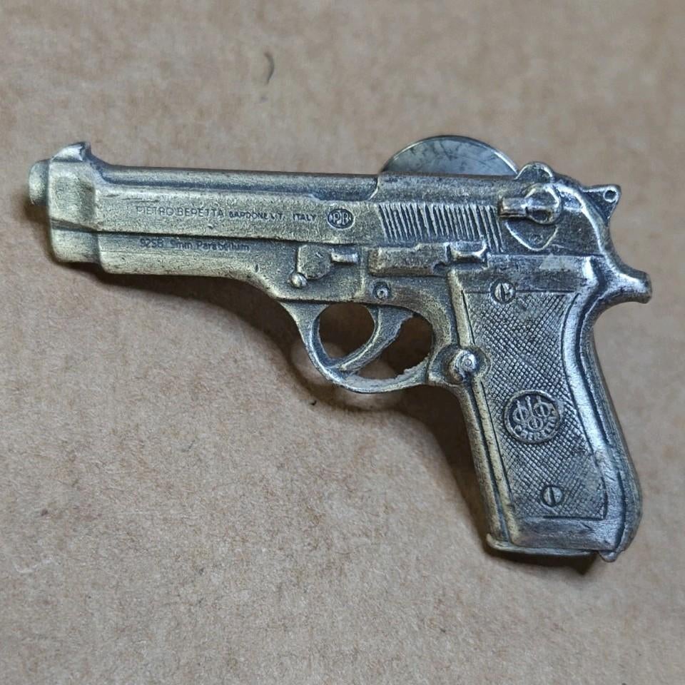 Pin PIETRO BERETTA BARDONELY ITALY, Ophalen of Verzenden, Gebruikt, Merk, Speldje of Pin