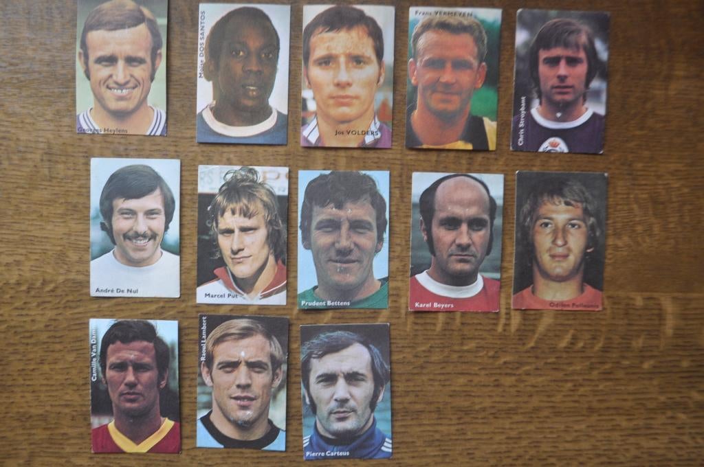 VICTORIA 13 PRENTJES VOETBALSPELERS, Ophalen of Verzenden, Gebruikt, Meerdere plaatjes