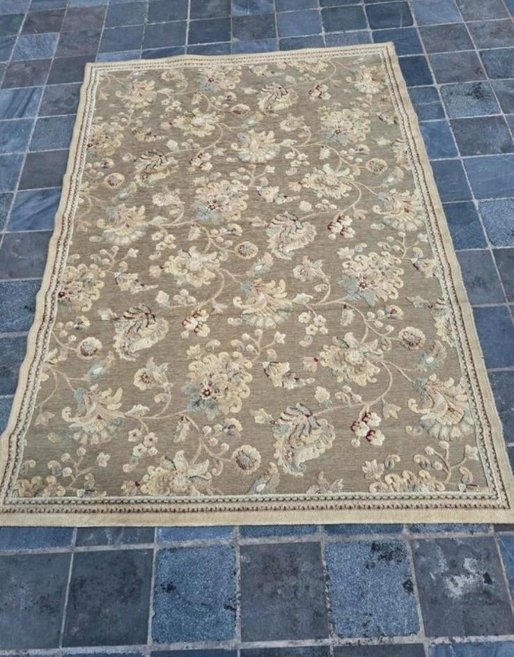 Mooi tapijt met motief beige met blauw en rood 195x135, Ophalen of Verzenden, Gebruikt, Blauw