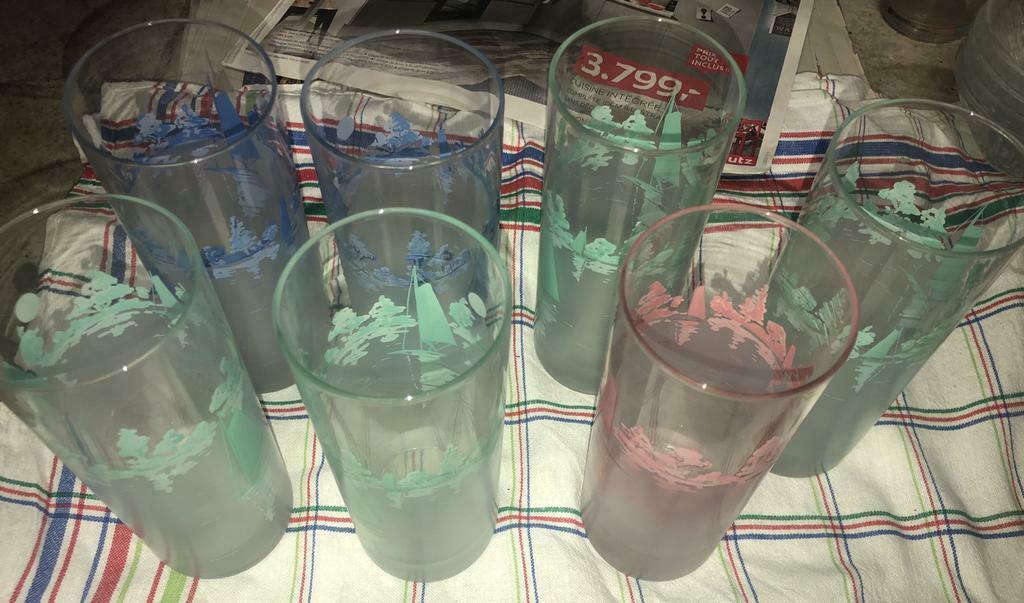 6 verschillende gekleurde frisdrankglazen, Verzamelen, Glas en Drinkglazen, Zo goed als nieuw, Frisdrankglas