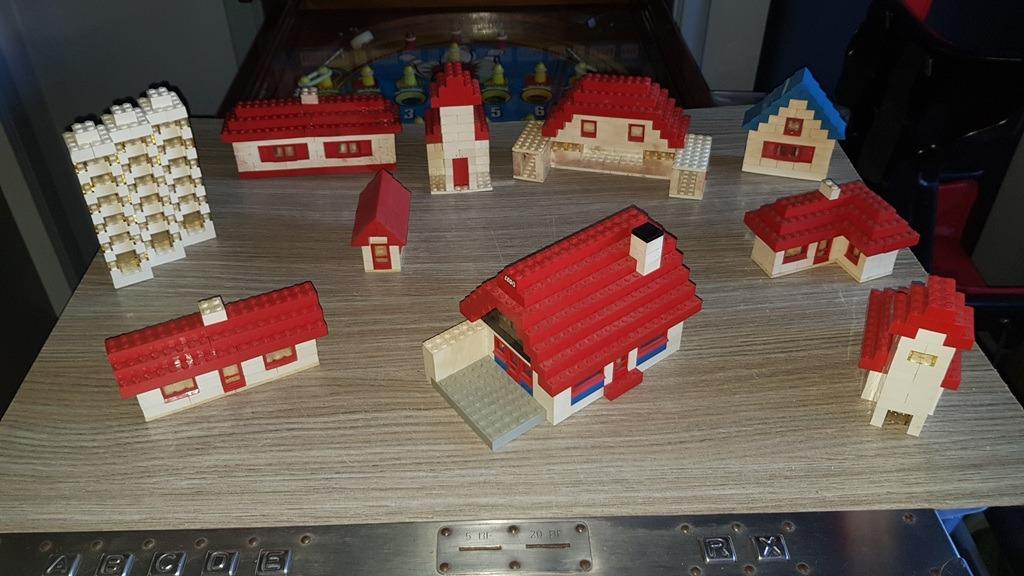 Lego Town plan 10 gebouwen 1/87 gelijmd., Collections, Rétro, Autres types, Enlèvement ou Envoi