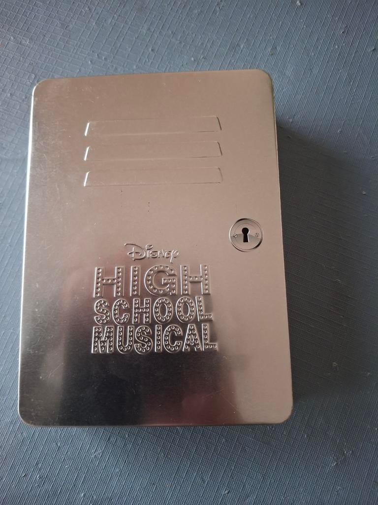 3 dvd disney  in metalen box  high school musical, Enlèvement ou Envoi, Comme neuf