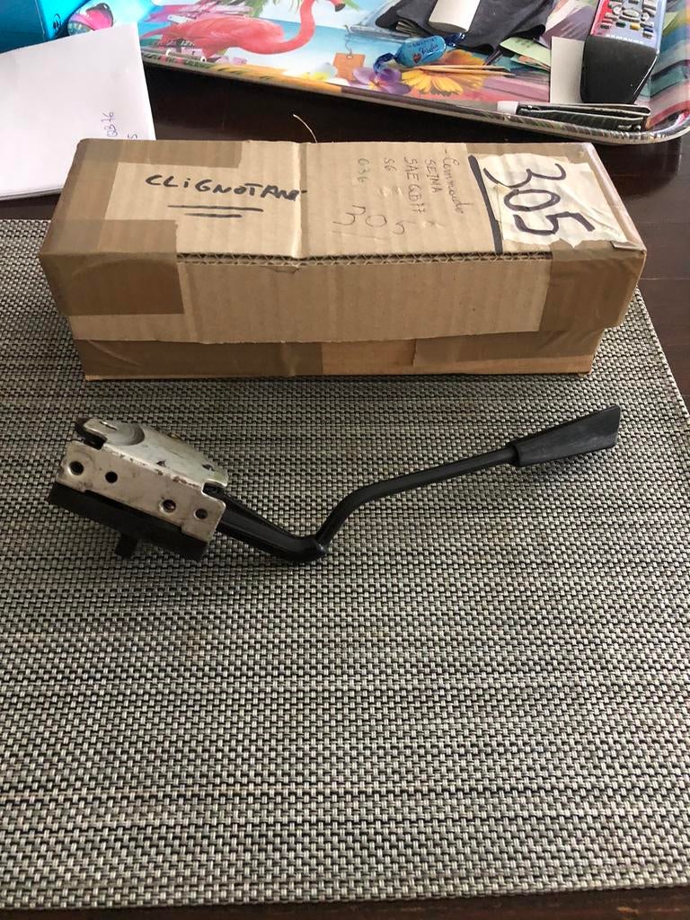 commodo clignotant seima Peugeot 305, Utilisé, Pièces Oldtimer ou Ancêtre