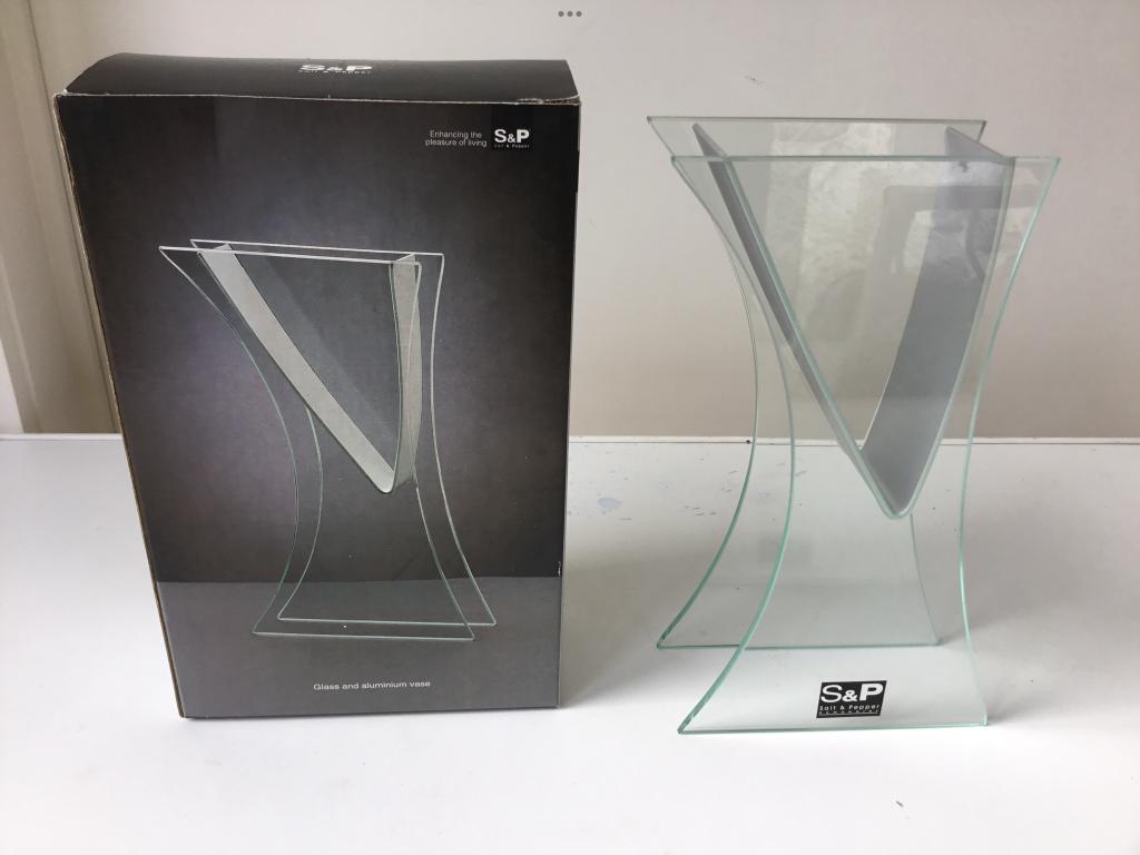 Salt&Pepper Vaas in aluminium en glas, Ophalen of Verzenden, Nieuw, Overige kleuren, Glas