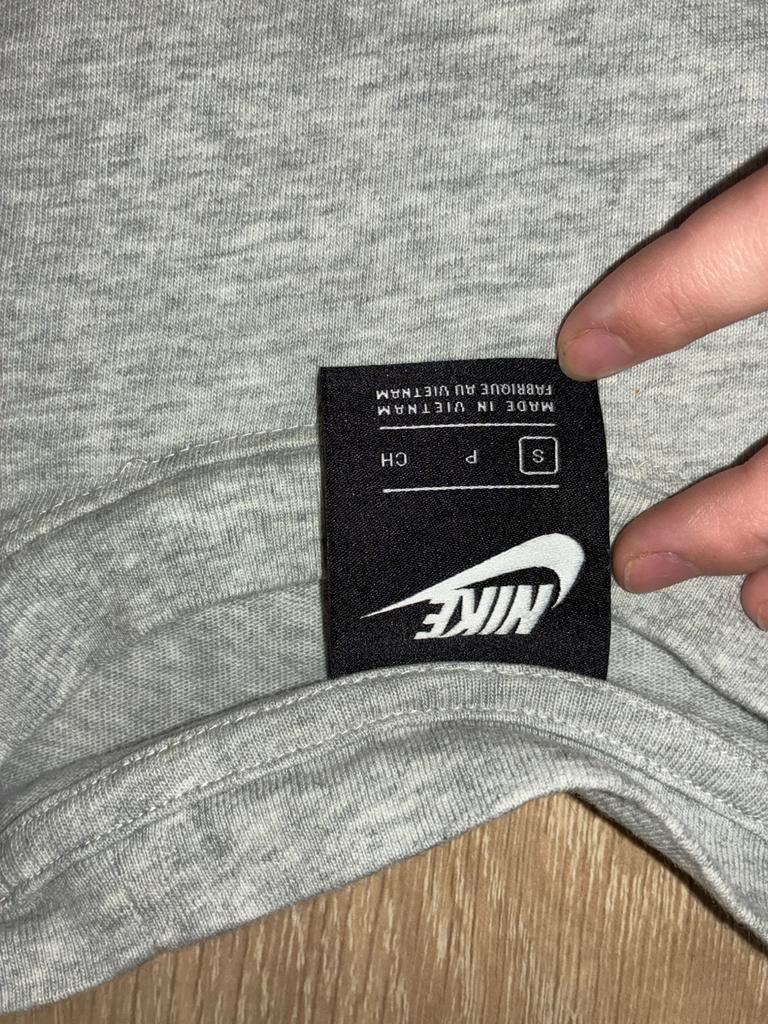 Ik zoek kledij gratis of goedkoop, Ophalen, Zo goed als nieuw