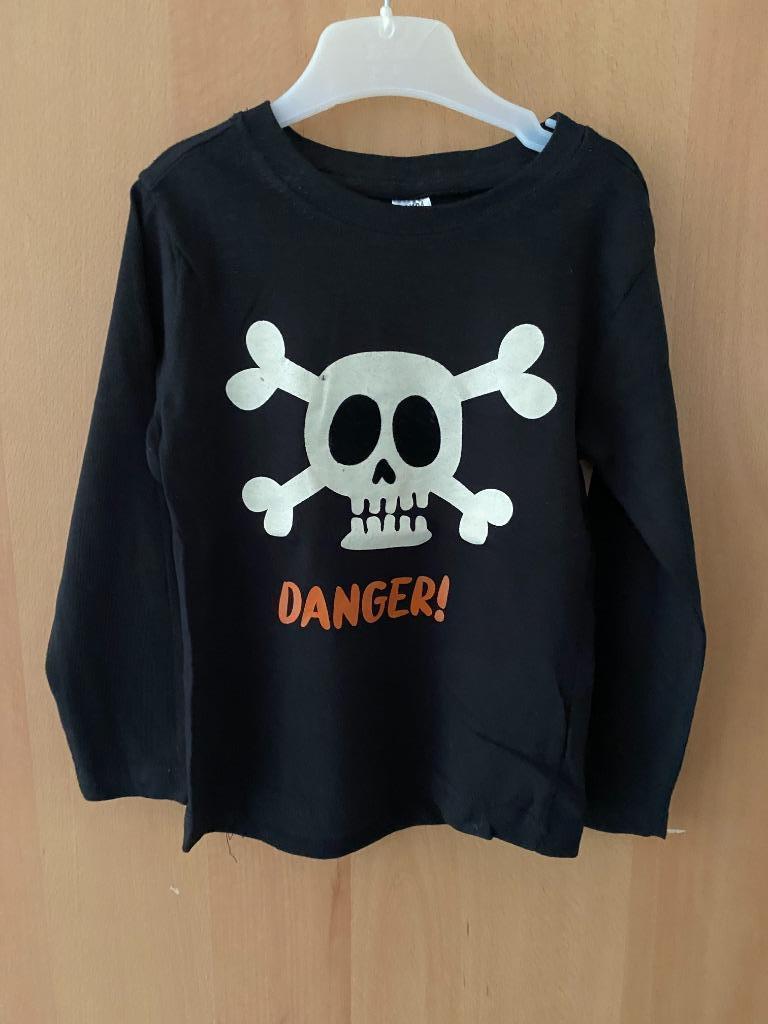 HALLOWEEN T-shirt zwart doodskop longsleeve 98/104 glow dark, Zeeman, Jongen of Meisje, Ophalen of Verzenden, Zo goed als nieuw
