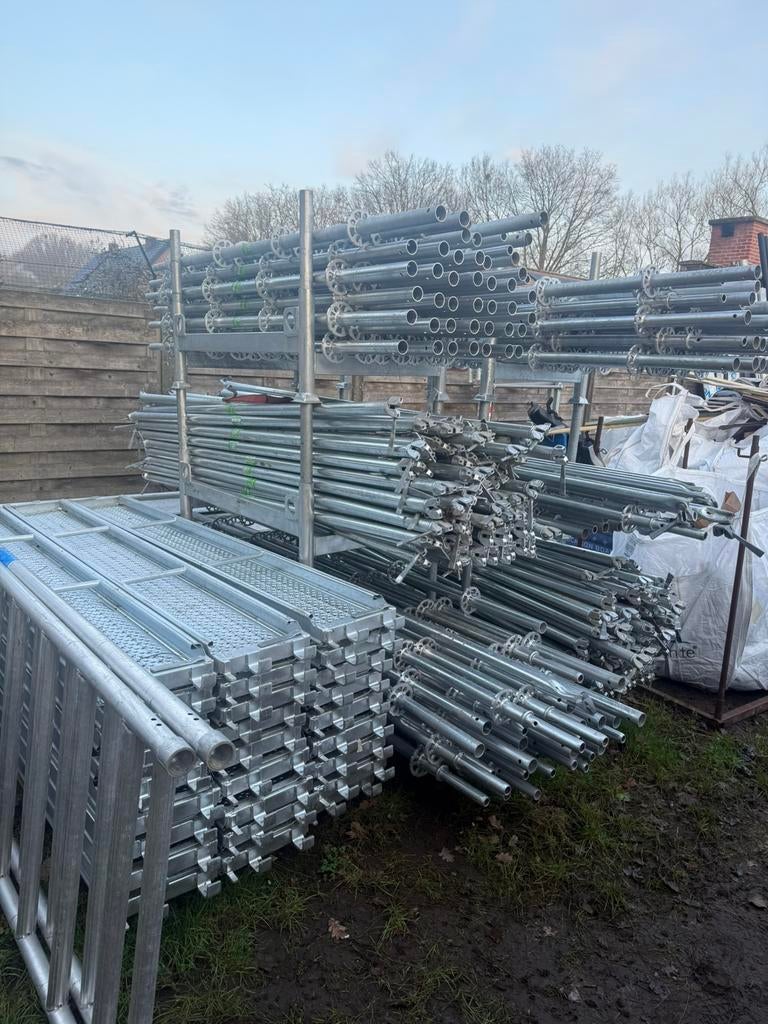 Nieuwe gevelstelling, Doe-het-zelf en Bouw, Steigers, Ophalen, Nieuw, /, Gevelsteiger