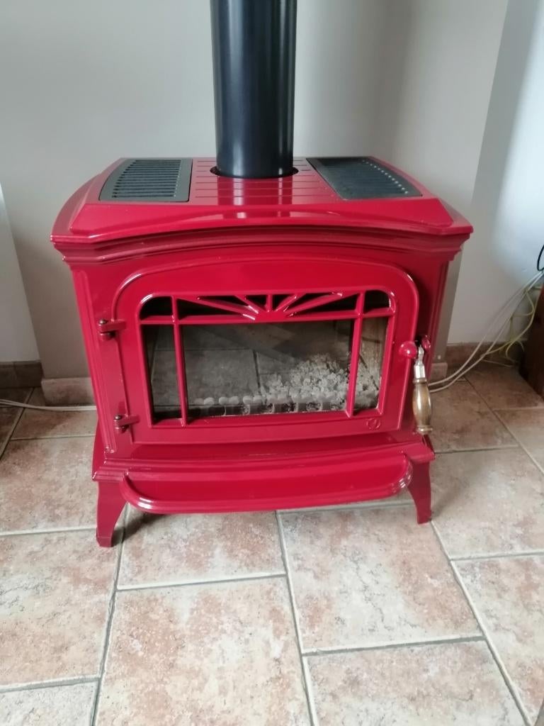 poele a bois en fonte rouge INVICTA BRADFORD, Maison & Meubles, Poêles, Enlèvement, Comme neuf, Bois, Poêle à bois