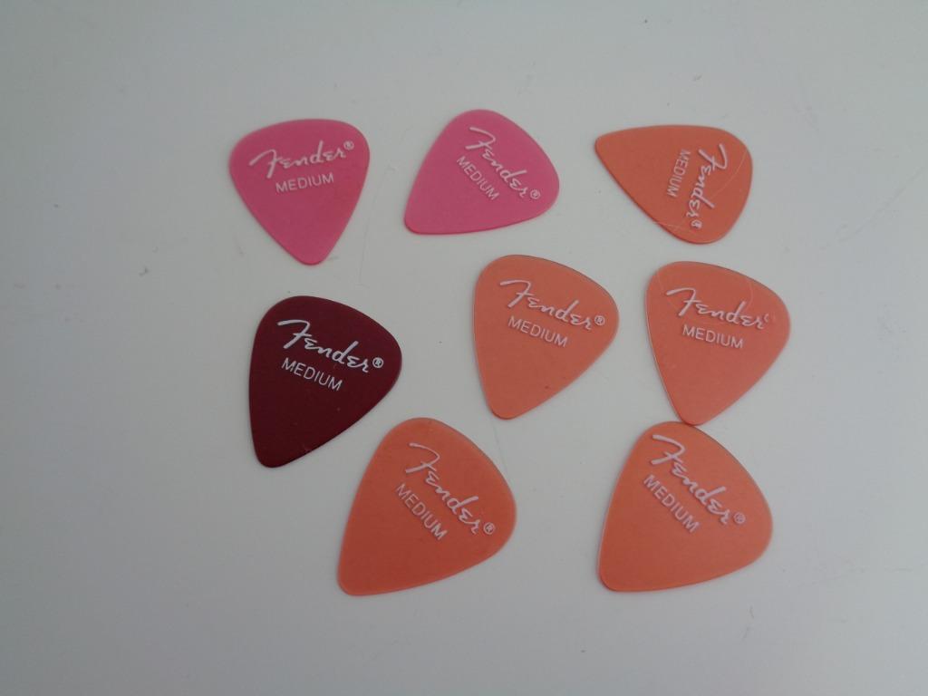 Médiators Fender Médium 2,6 X 3 cm. 8 pièces, Musique & Instruments, Instruments | Accessoires, Enlèvement ou Envoi, Neuf, Autres instruments