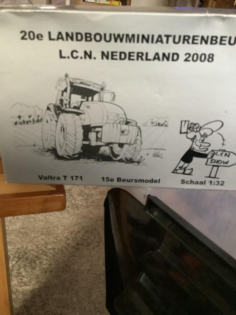 Valtra t 171 15e model, Enlèvement, Comme neuf