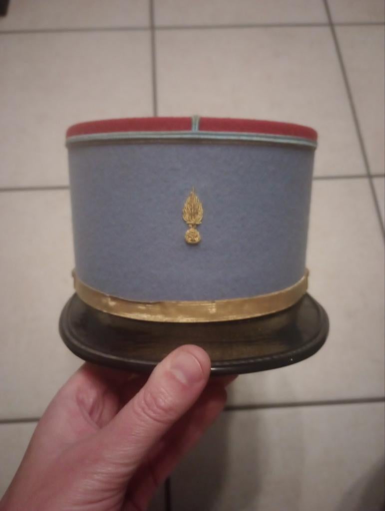 Képi caporal infanterie française, Envoi