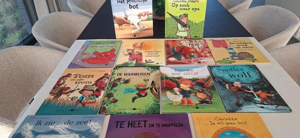 Leesknuffel 3 euro per boek. Als nieuw, Boeken, Fictie algemeen, Jongen of Meisje, Ophalen of Verzenden, Zo goed als nieuw