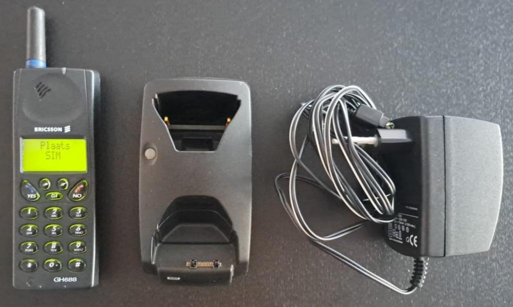 Ericsson GH688 met laadstation en lader, Enlèvement ou Envoi, Utilisé, Sony Ericsson